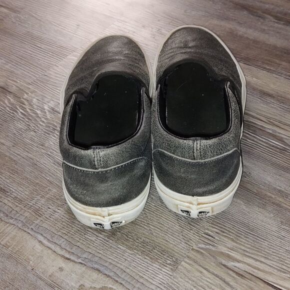 Vans distressed black leather slip on shoes  Sz 7.5 Men   Sz 9 Ladies - Picture 4 of 14